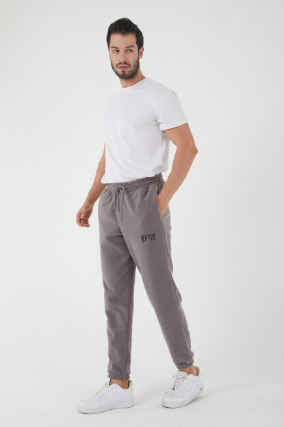 2D2B Erkek Regular Nakışlı Paça Lastikli  Cepli Polar Eşofman Altı