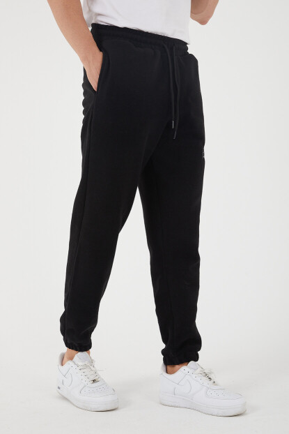 2D2B Erkek Regular Nakışlı Paça Lastikli  Cepli Polar Eşofman Altı