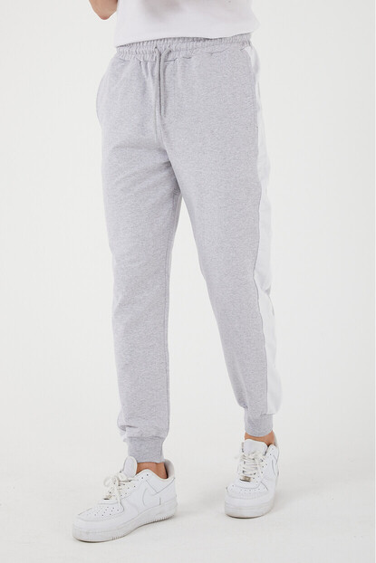 2D2B Erkek Regular Yan Panelli Paça Ribanalı Cepli Eşofman Altı