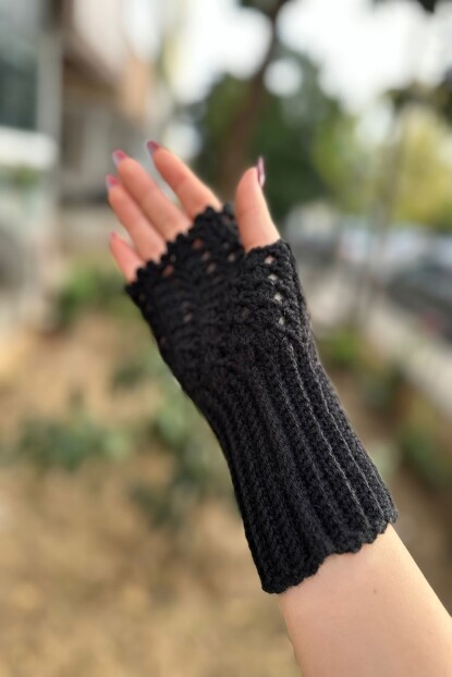 2D2B Kadın El Örmesi Motifli Parmaksız Yarım Kesik Eldiven